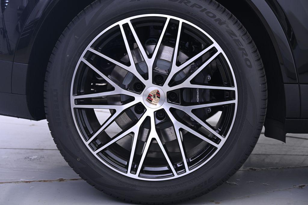 new 2025 Porsche Cayenne car, priced at $101,925
