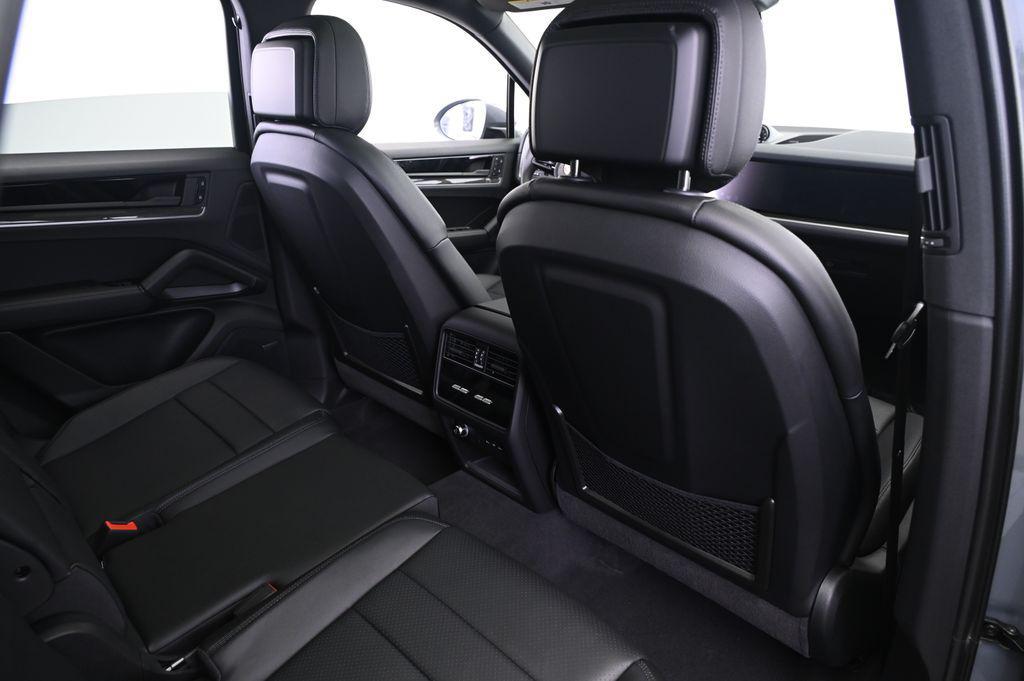 new 2025 Porsche Cayenne car, priced at $132,135