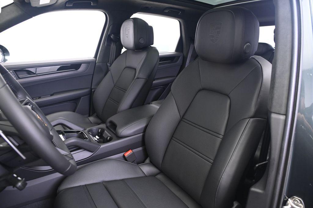 new 2025 Porsche Cayenne car, priced at $161,935