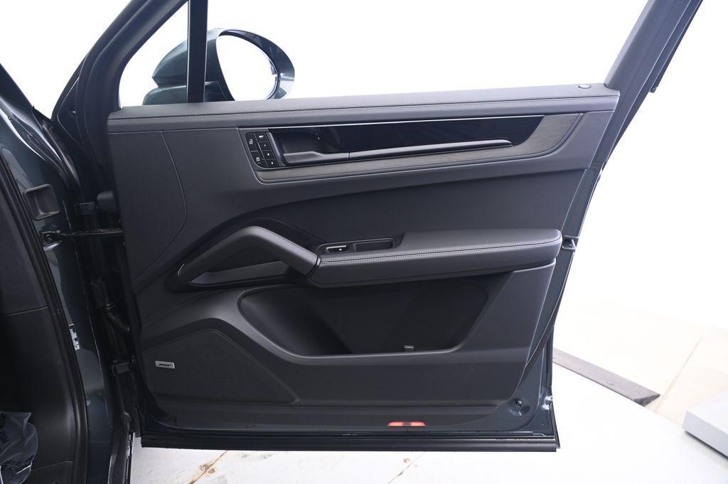 new 2025 Porsche Cayenne car, priced at $161,935