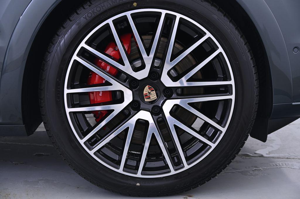 new 2025 Porsche Cayenne car, priced at $161,935