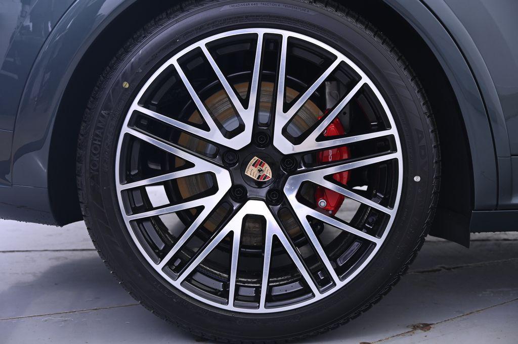 new 2025 Porsche Cayenne car, priced at $161,935
