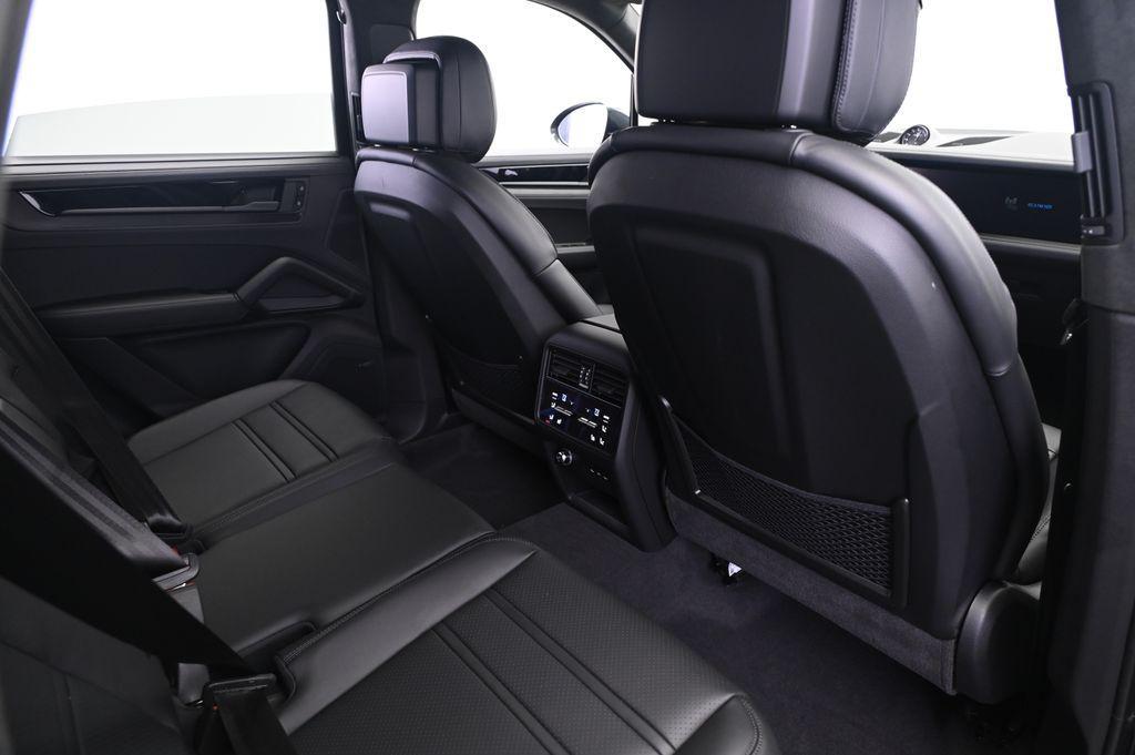 new 2025 Porsche Cayenne car, priced at $161,935