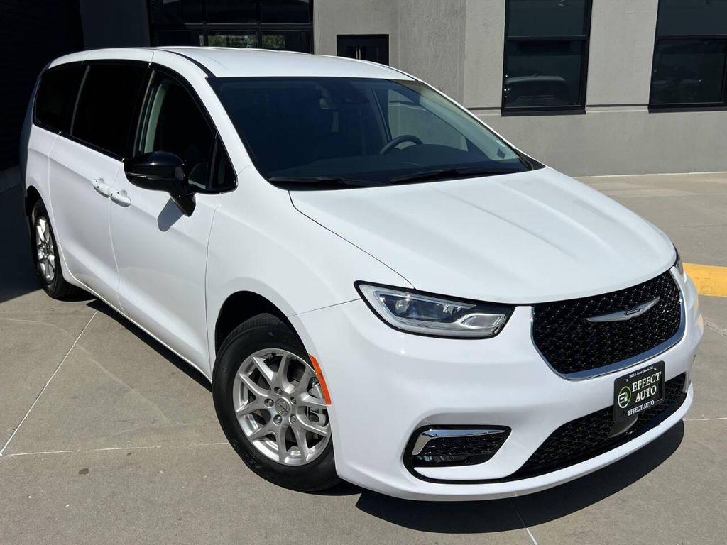 used 2024 Chrysler Pacifica car, priced at $30,950
