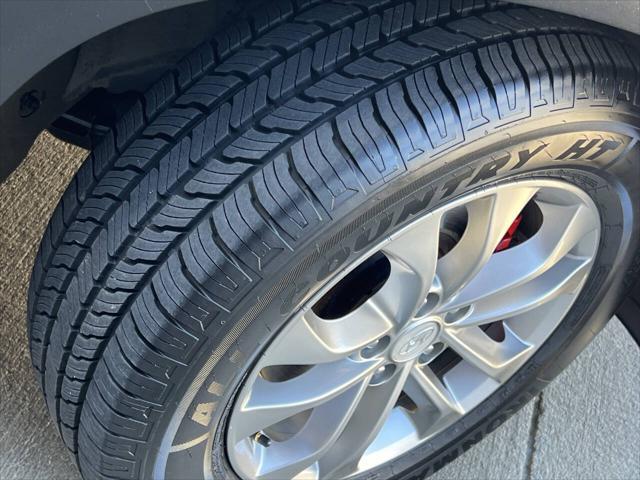 used 2020 Hyundai Santa Fe car, priced at $18,995