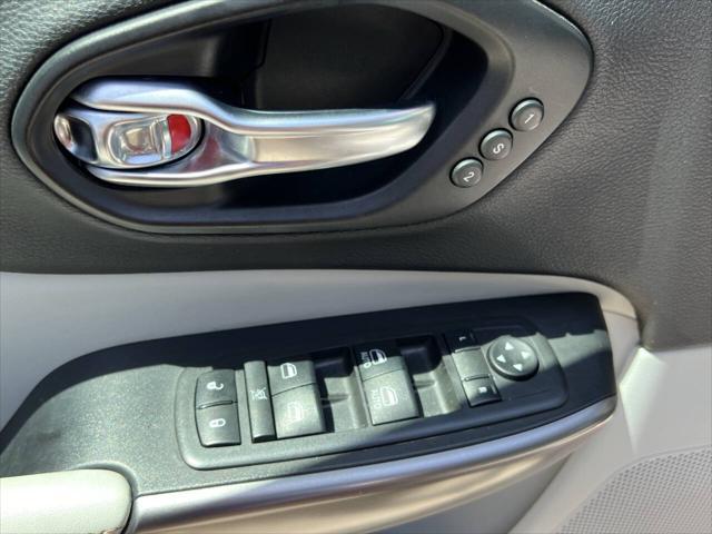 used 2019 Jeep Cherokee car, priced at $15,450
