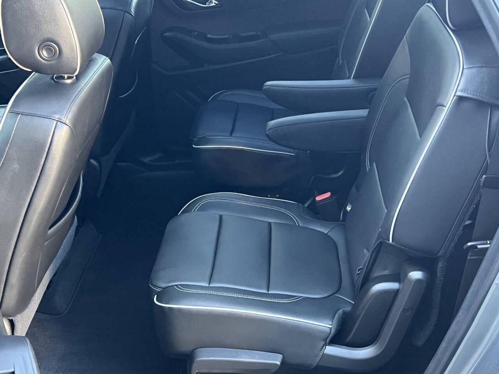 used 2021 Chevrolet Traverse car, priced at $27,950