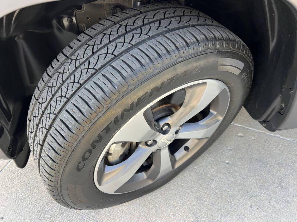 used 2019 Jeep Cherokee car, priced at $13,450