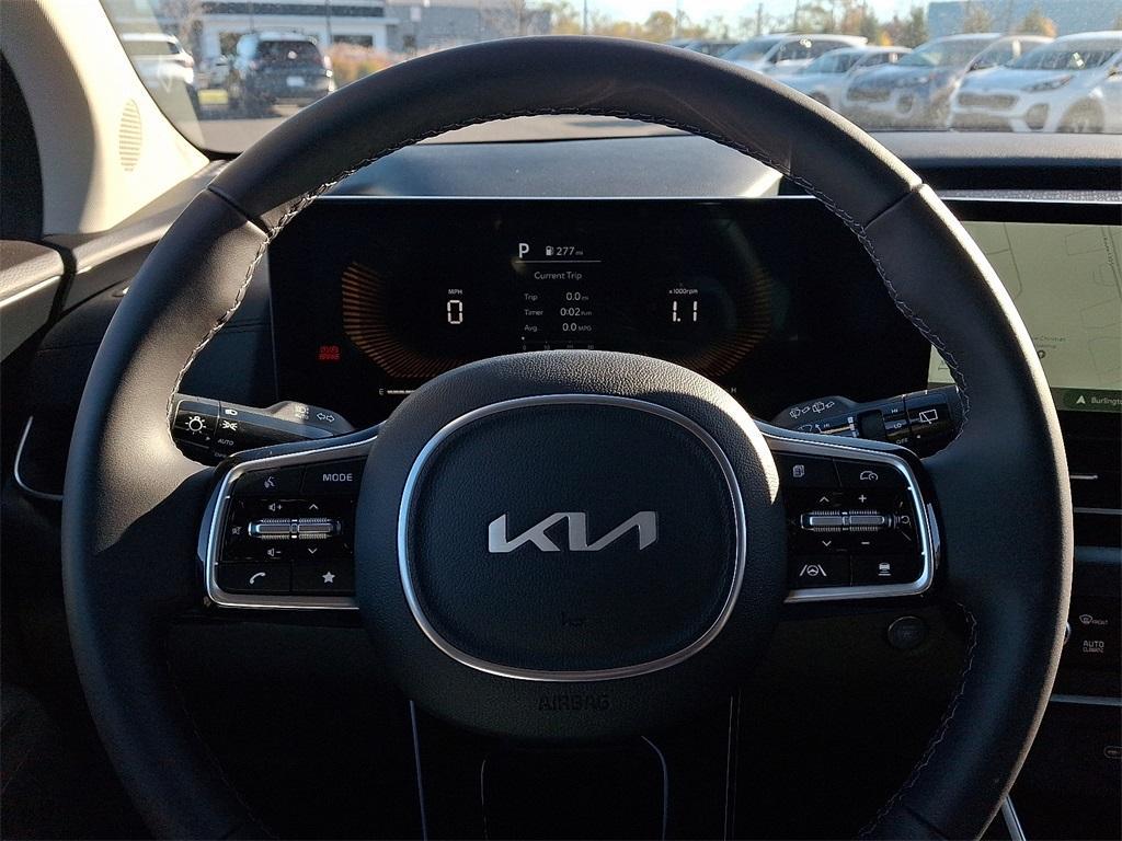 new 2025 Kia Carnival car, priced at $40,640