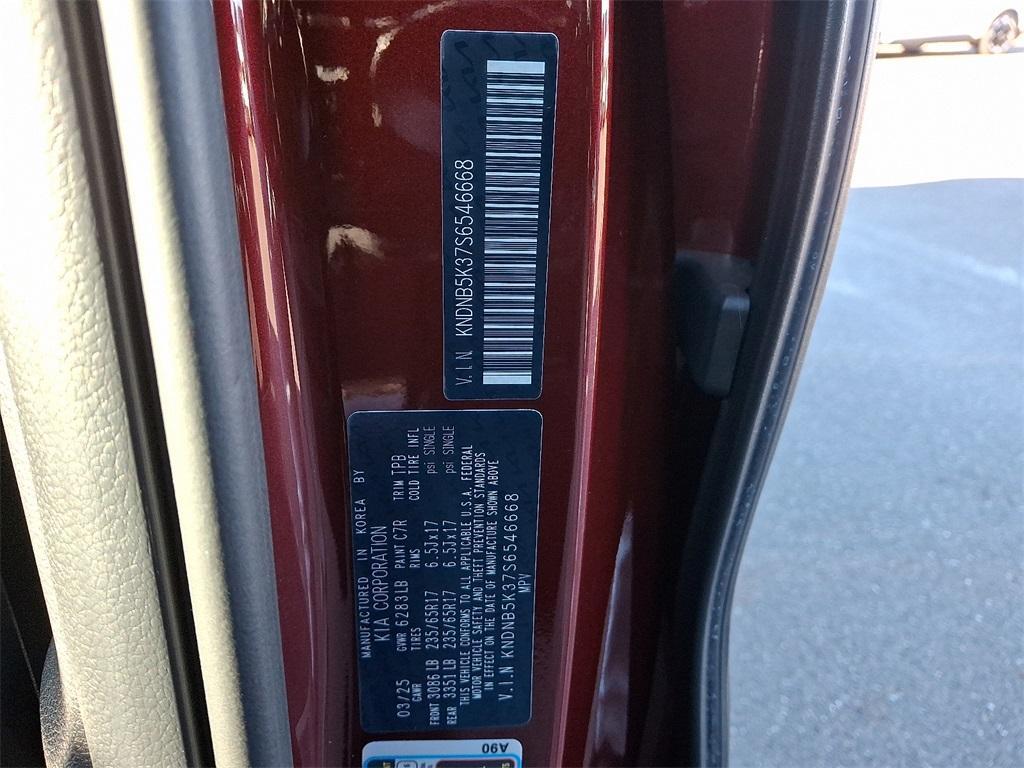 new 2025 Kia Carnival car, priced at $40,640