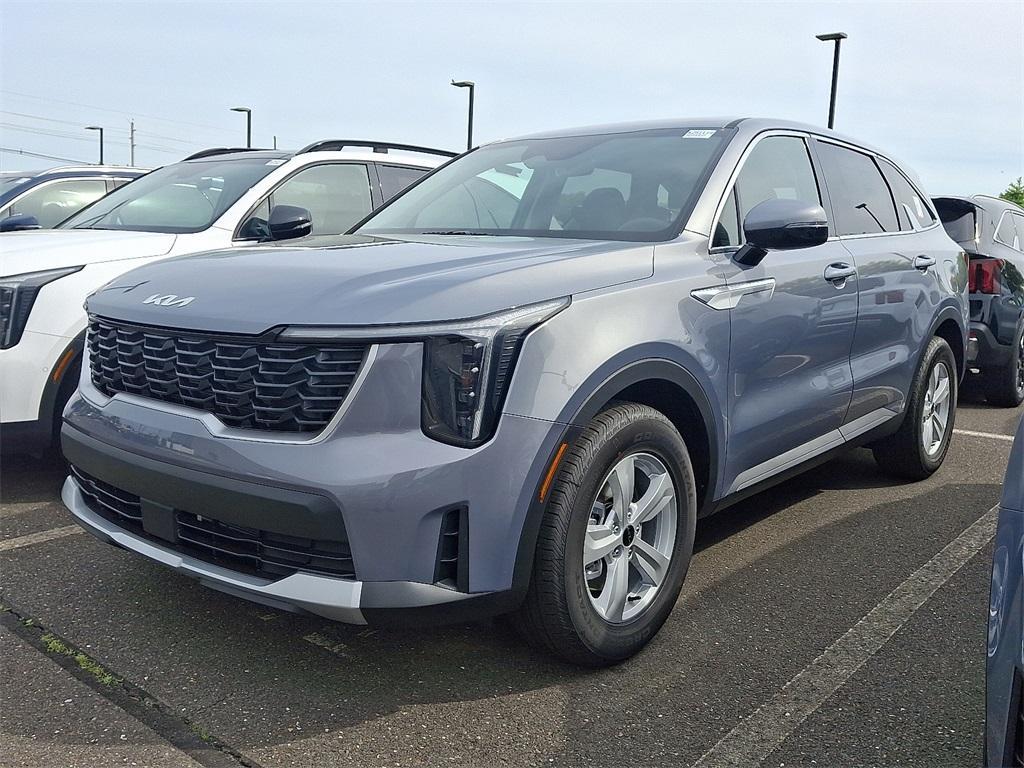 new 2025 Kia Sorento car, priced at $33,755