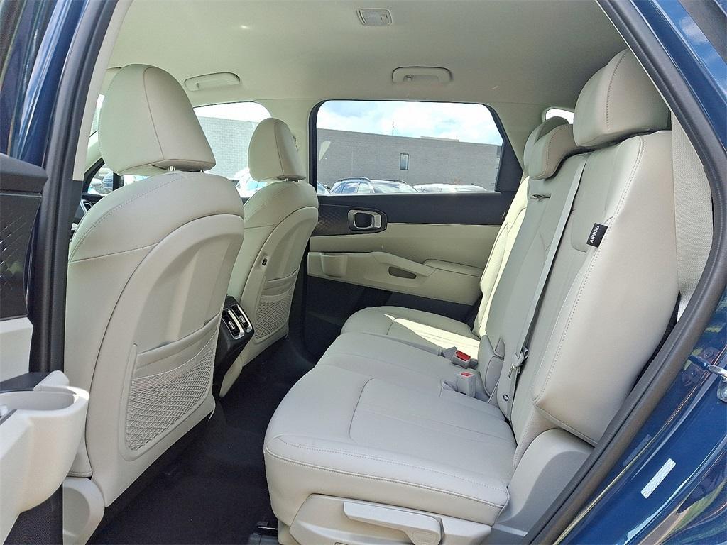 new 2025 Kia Sorento car, priced at $37,150