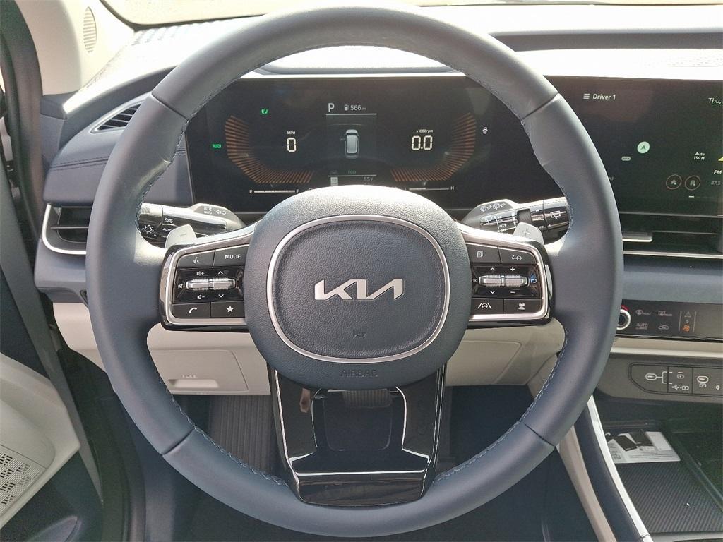 new 2025 Kia Carnival Hybrid car, priced at $46,005