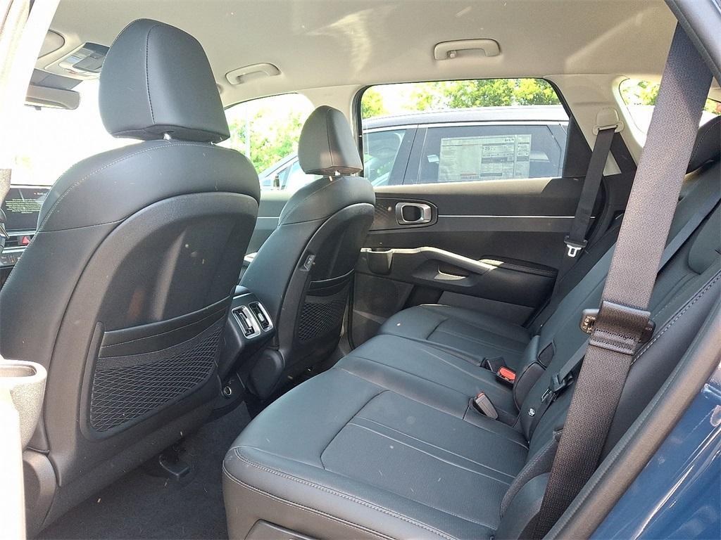 new 2025 Kia Sorento car, priced at $39,160
