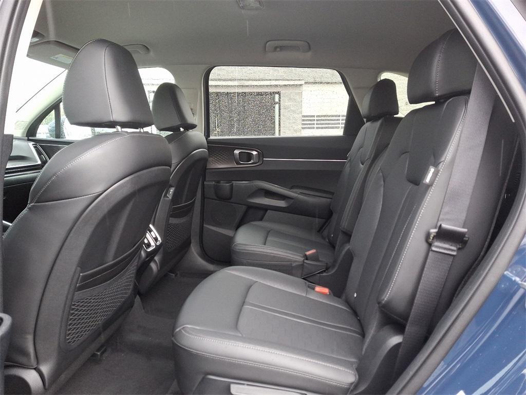 new 2025 Kia Sorento car, priced at $41,685