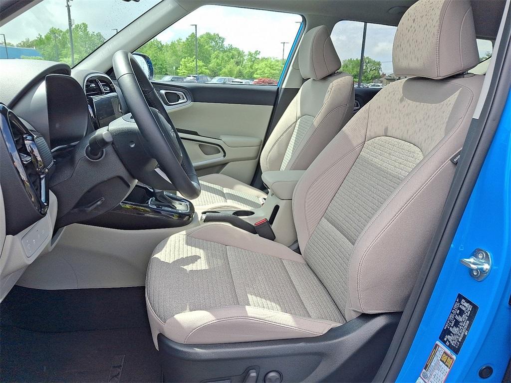 used 2025 Kia Soul car, priced at $25,901