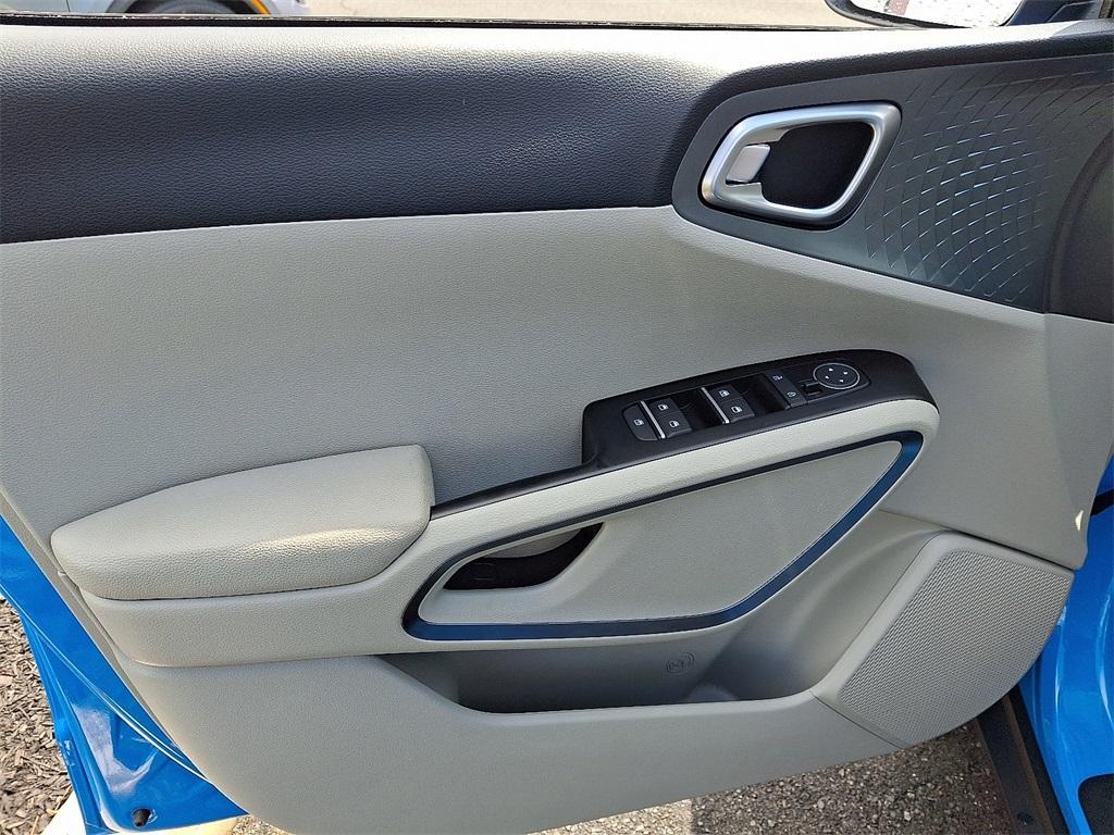 used 2025 Kia Soul car, priced at $25,901