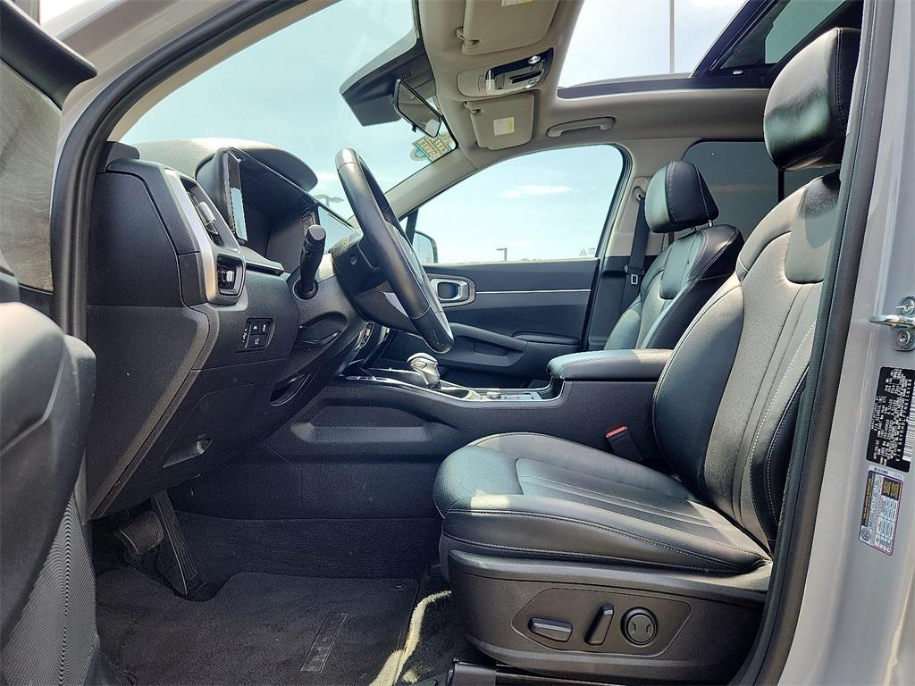 used 2022 Kia Sorento car, priced at $30,601