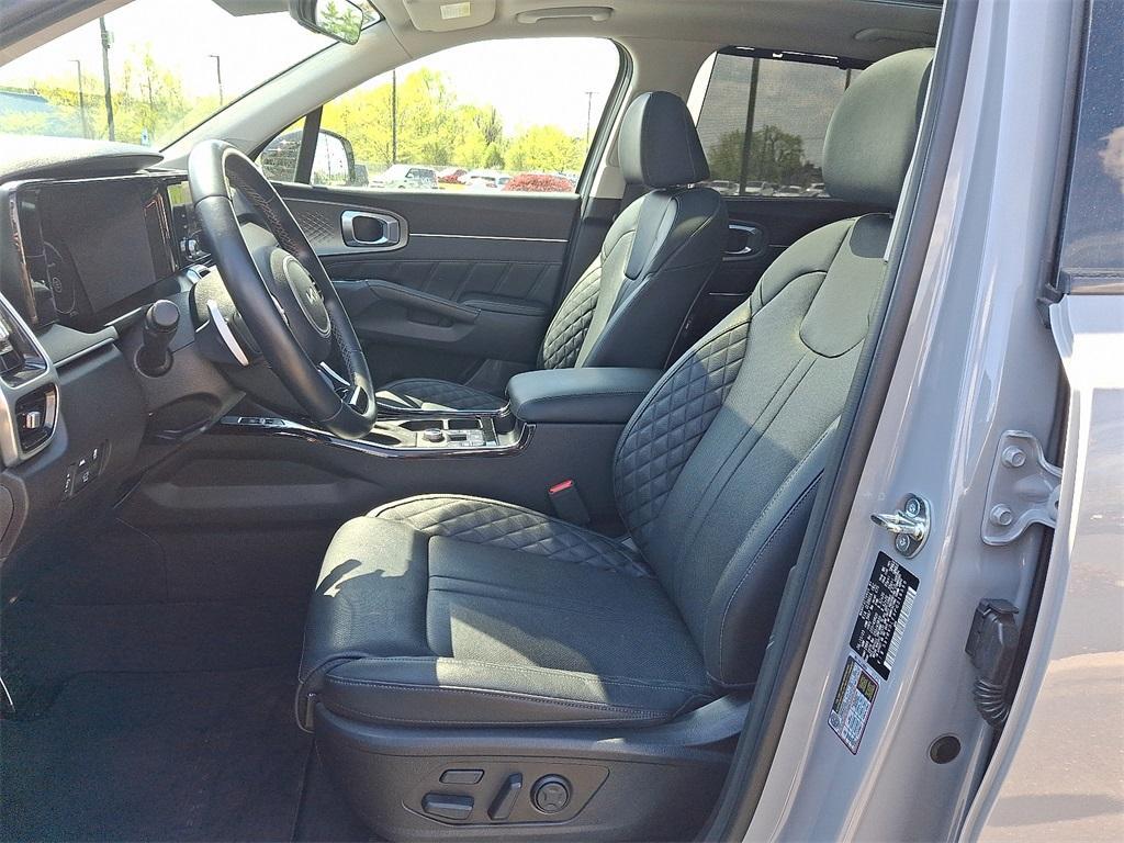 used 2023 Kia Sorento car, priced at $36,701