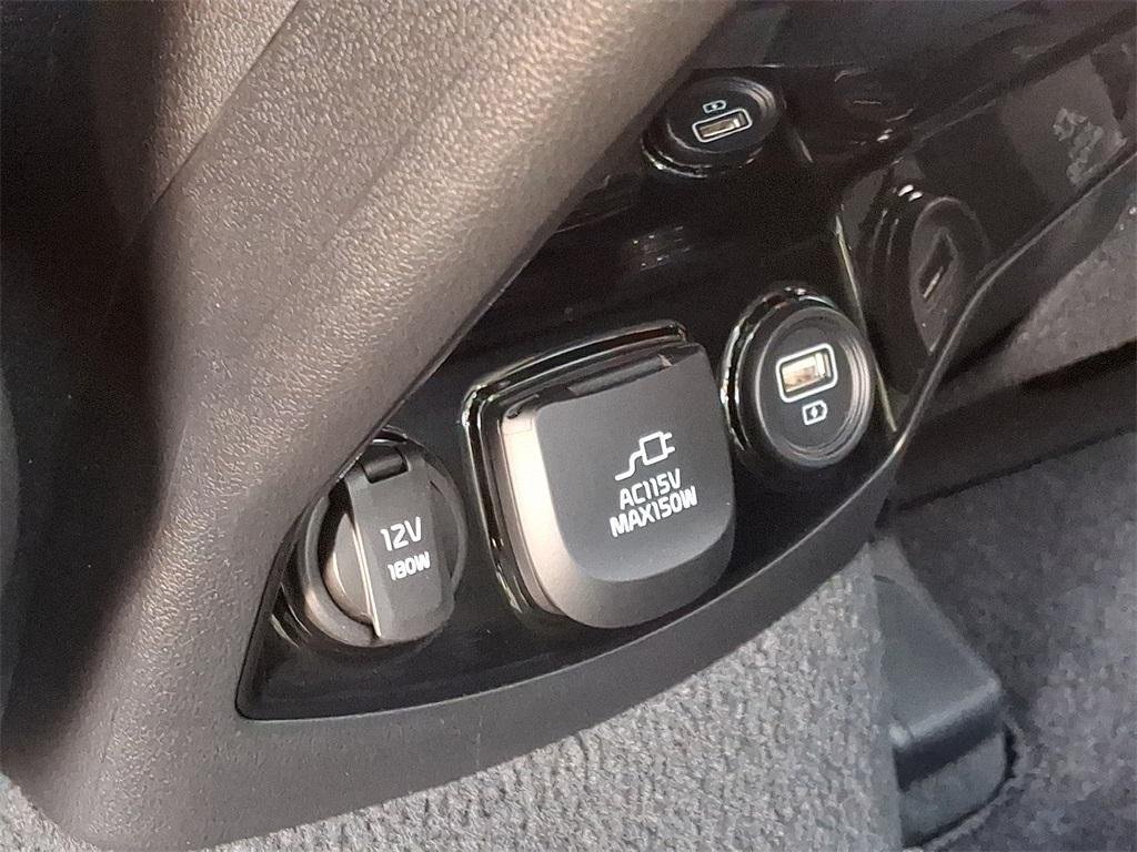 used 2023 Kia Sorento car, priced at $36,701