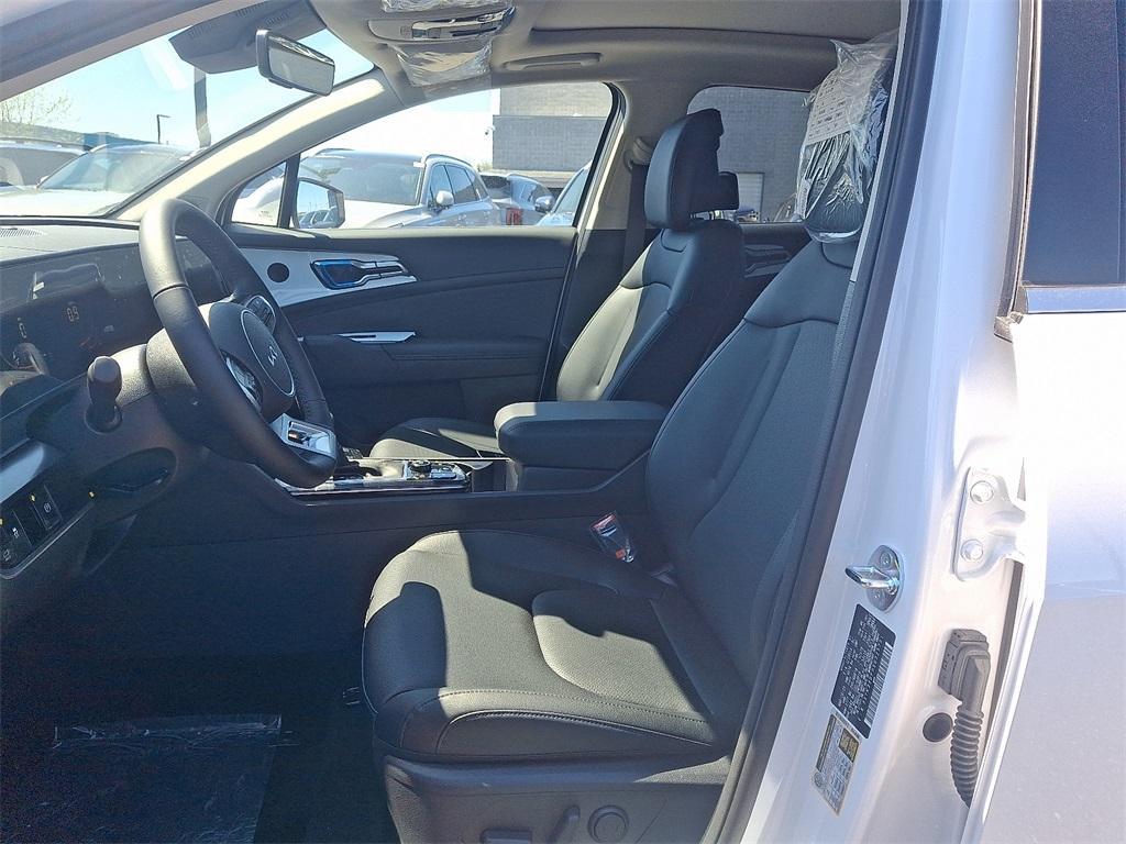 new 2025 Kia Sportage car, priced at $33,130