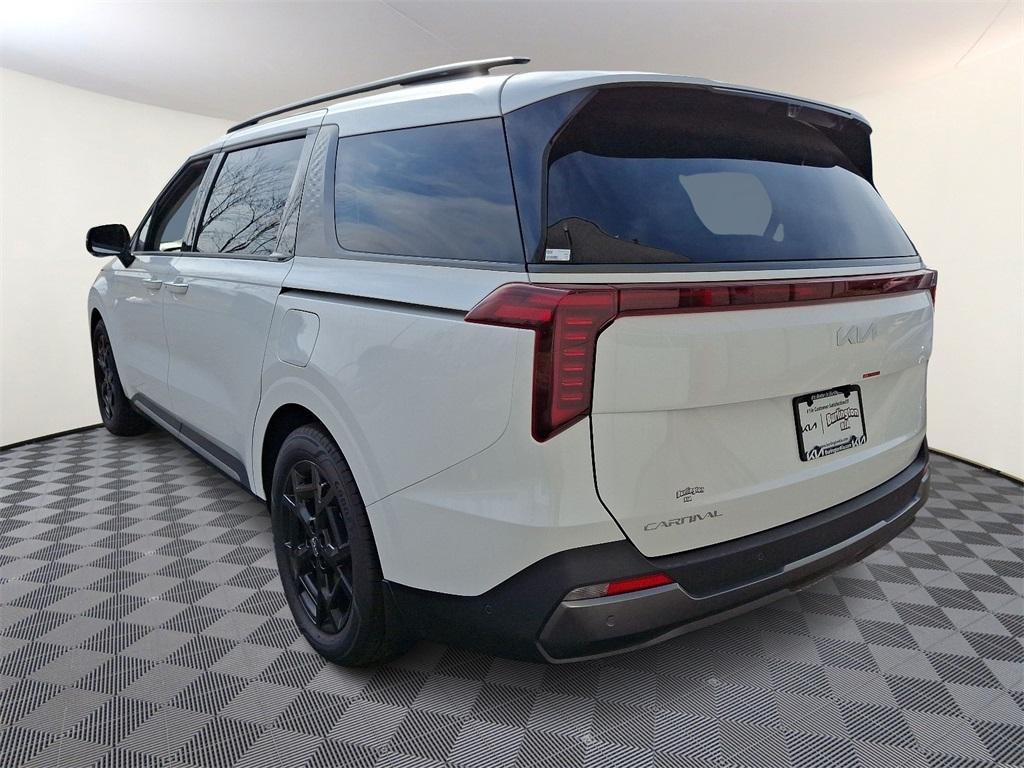 new 2025 Kia Carnival car, priced at $52,755