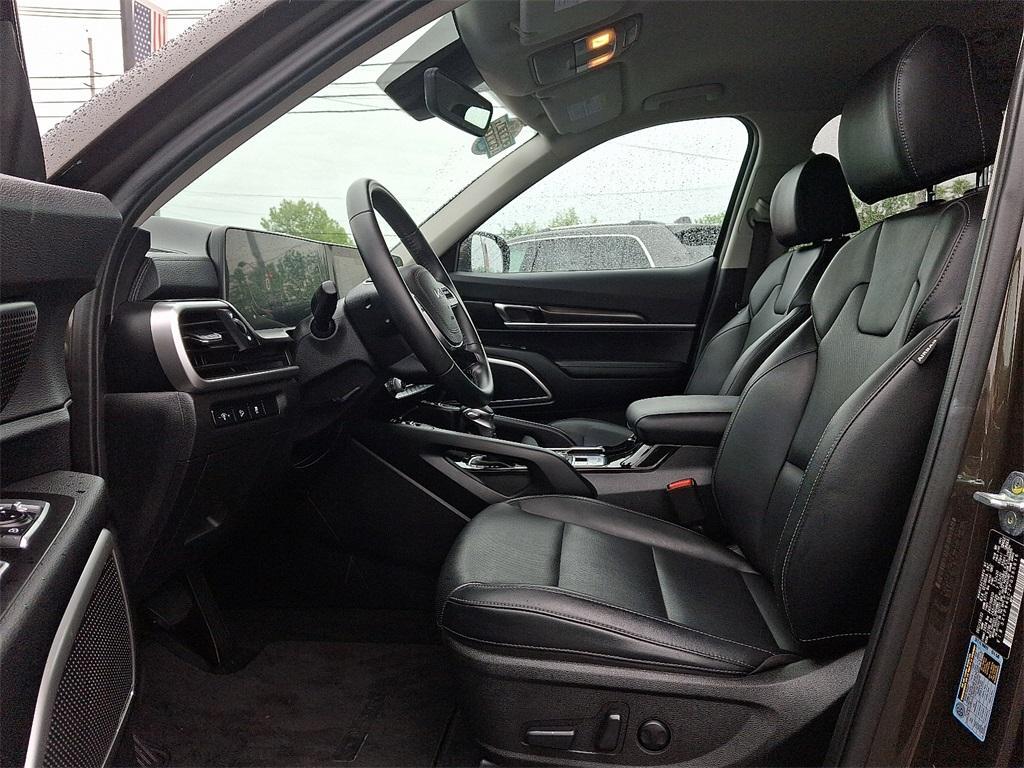 used 2023 Kia Telluride car, priced at $32,601