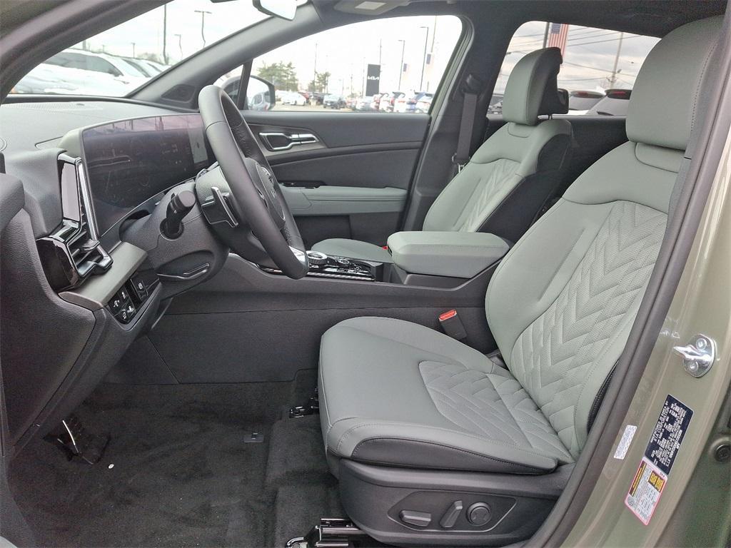 new 2025 Kia Sportage Plug-In Hybrid car, priced at $46,090