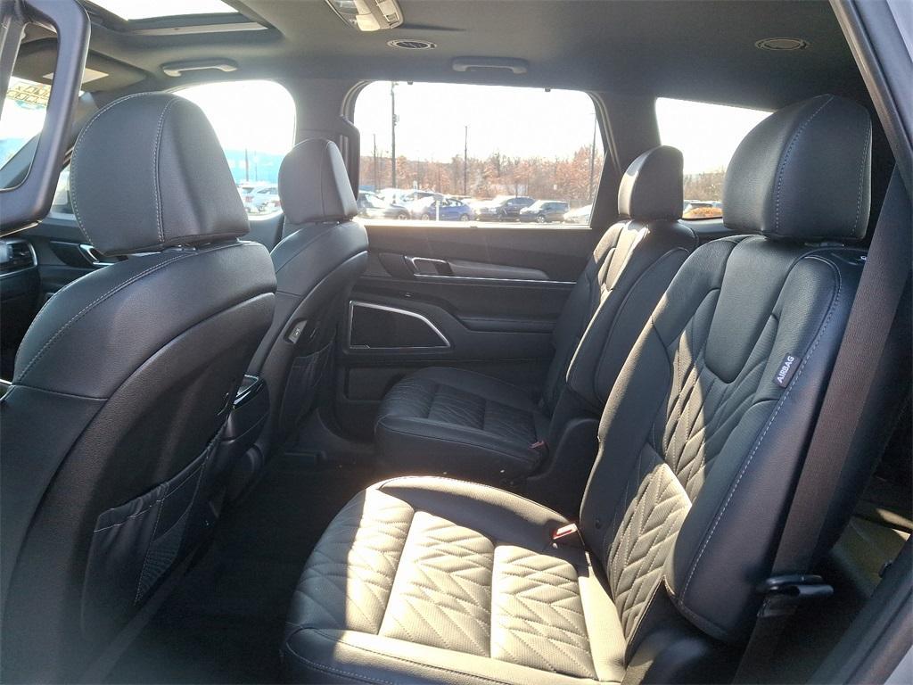 used 2024 Kia Telluride car, priced at $44,001