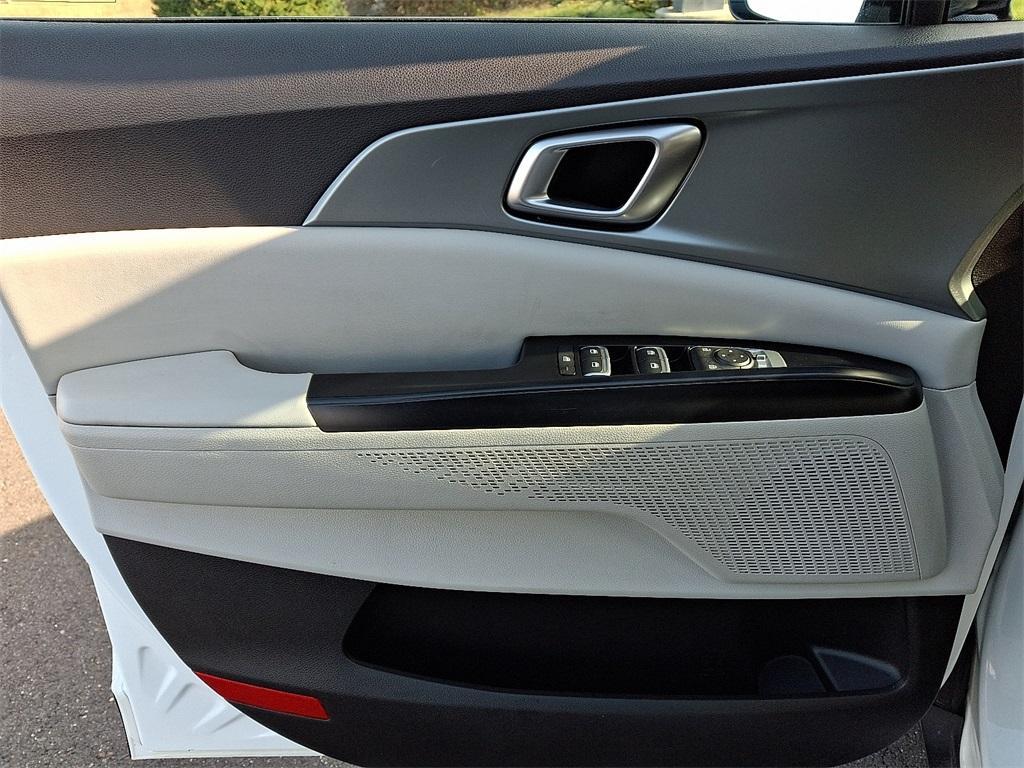 used 2022 Kia Carnival car, priced at $26,801