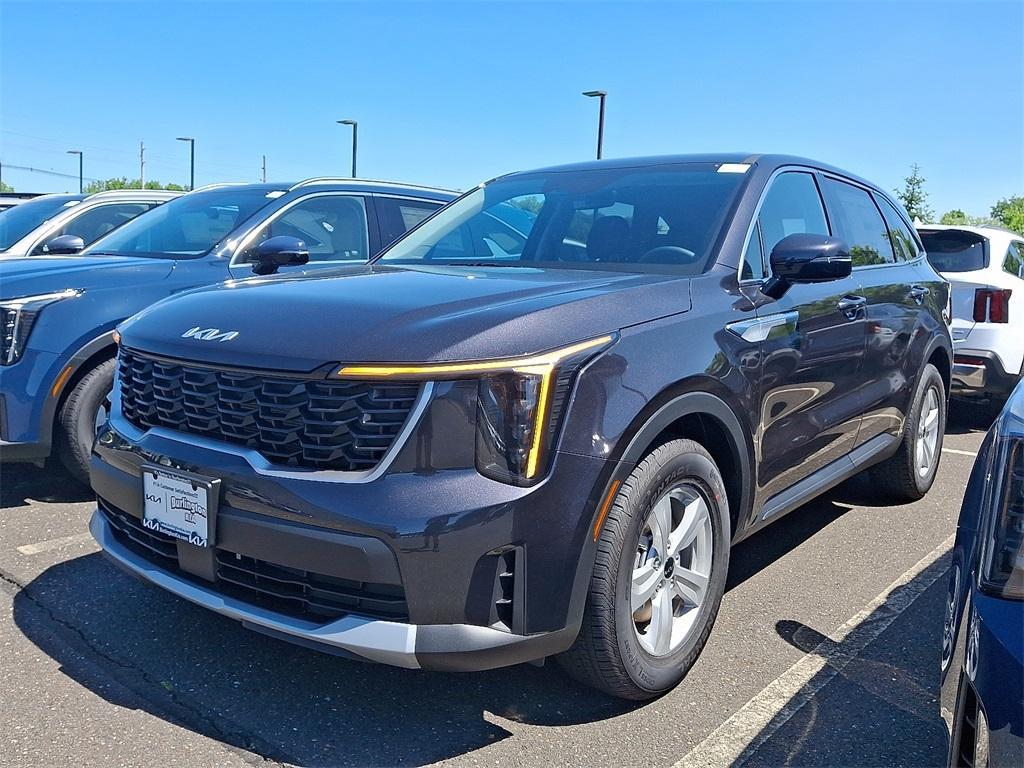 new 2025 Kia Sorento car, priced at $33,755