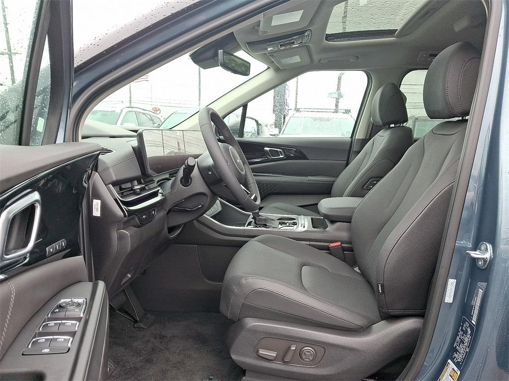 new 2026 Kia Carnival car, priced at $53,285