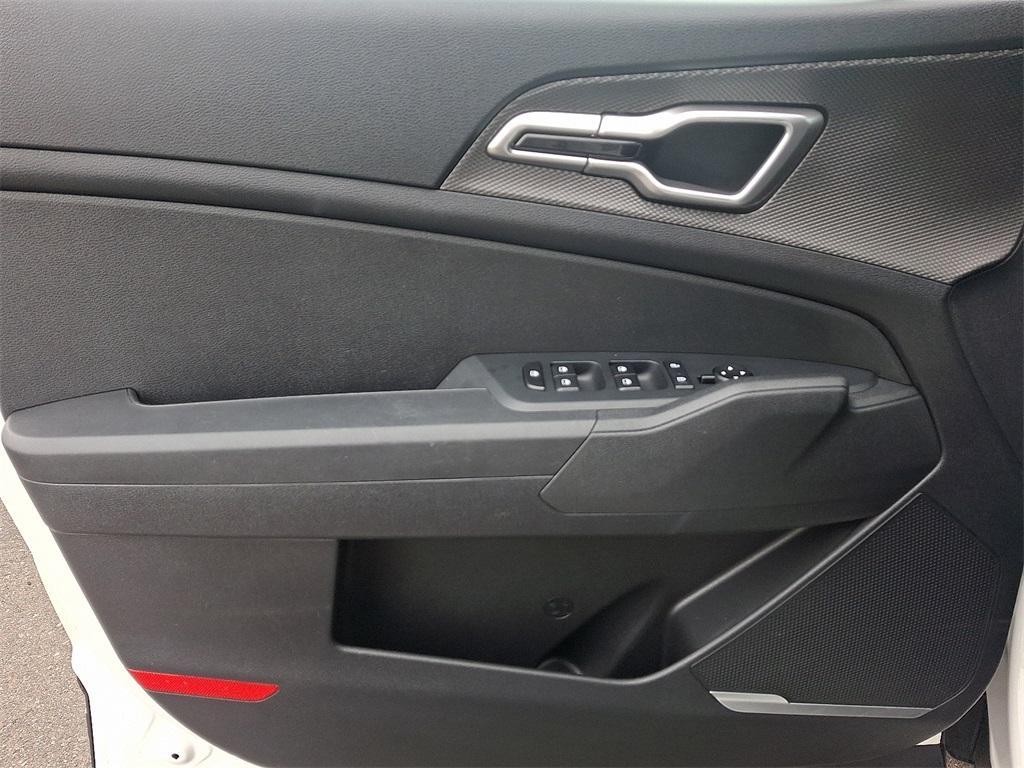 used 2023 Kia Sportage Hybrid car, priced at $25,301