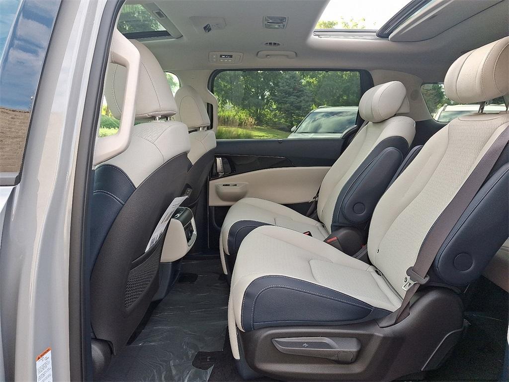 new 2026 Kia Carnival Hybrid car, priced at $55,315