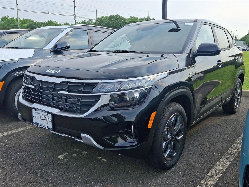 new 2025 Kia Seltos car, priced at $26,670