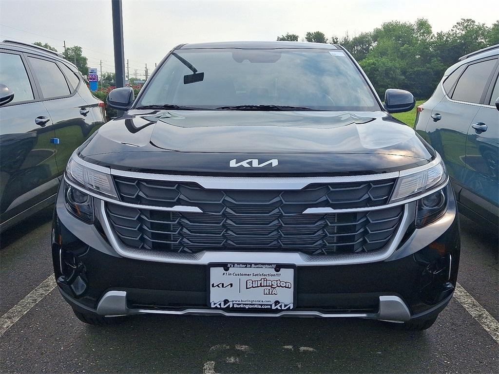 new 2025 Kia Seltos car, priced at $26,670