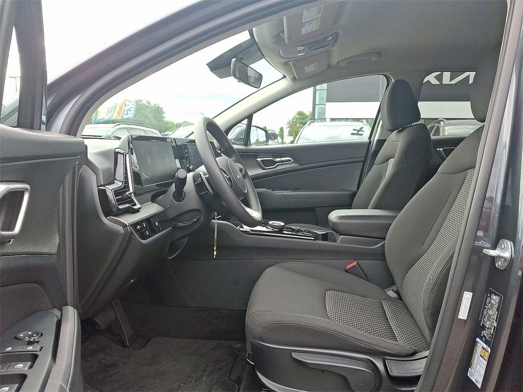 used 2023 Kia Sportage Hybrid car, priced at $25,301
