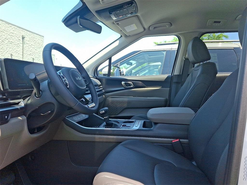 new 2025 Kia Carnival car, priced at $41,105