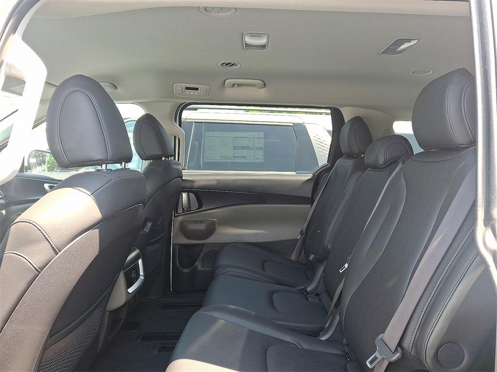 new 2025 Kia Carnival car, priced at $41,105