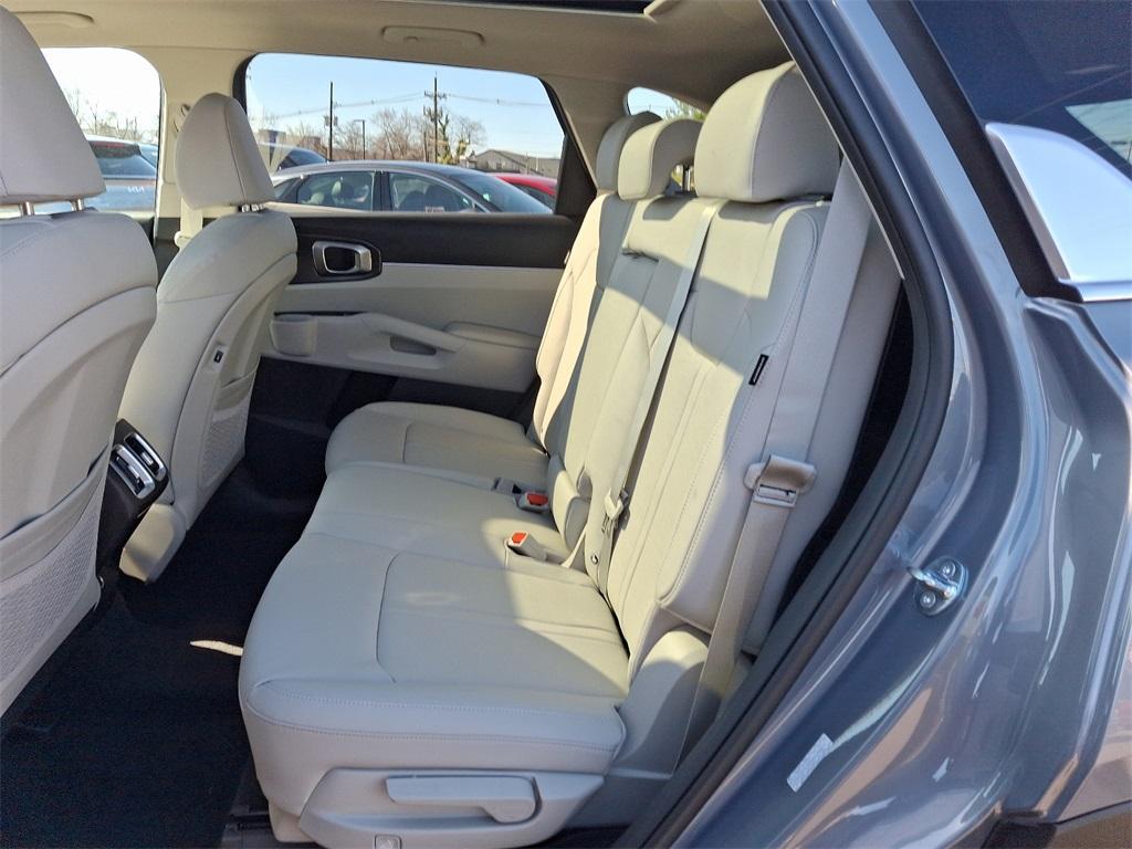 new 2025 Kia Sorento car, priced at $37,955