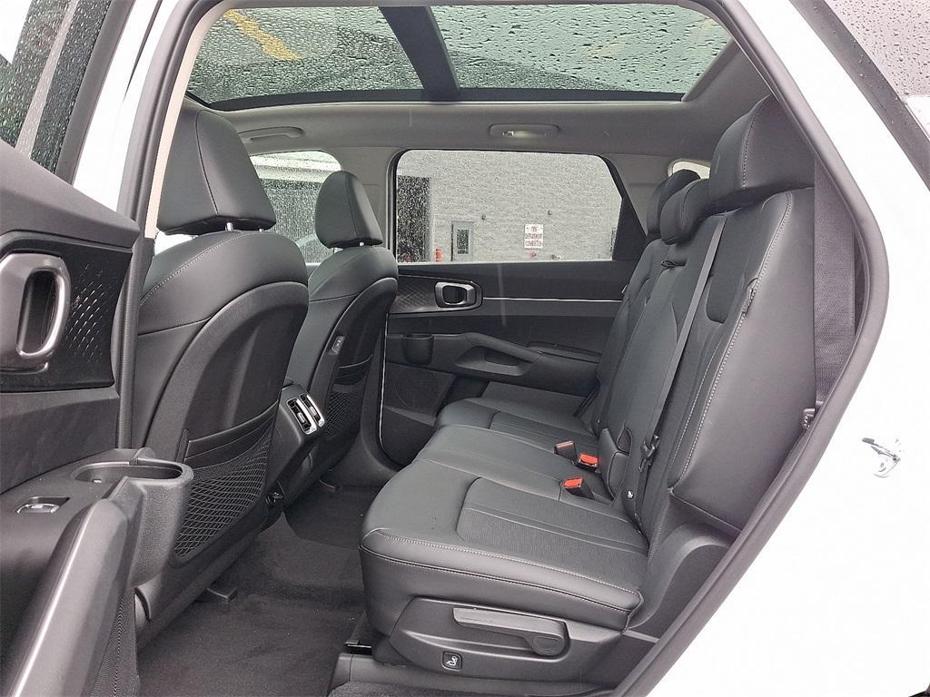 new 2025 Kia Sorento car, priced at $38,450