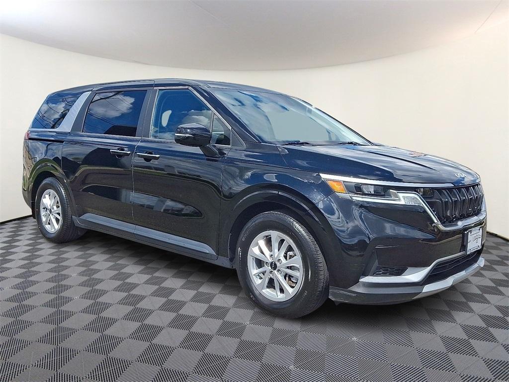 used 2024 Kia Carnival car, priced at $34,601
