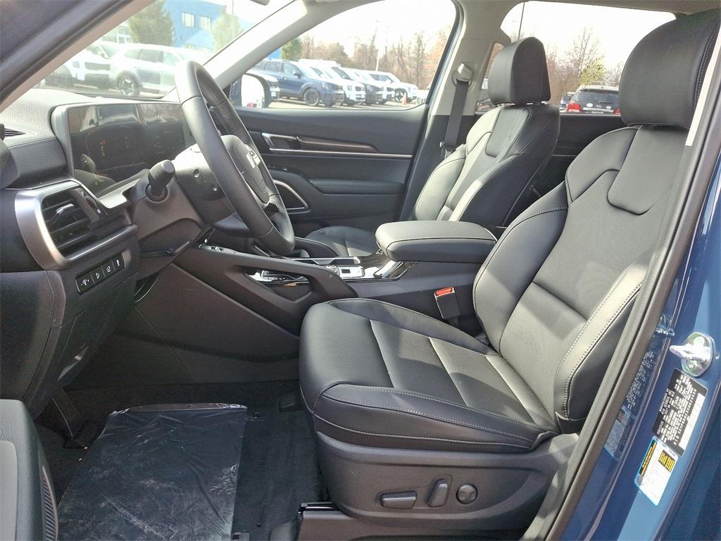 new 2025 Kia Telluride car, priced at $43,330
