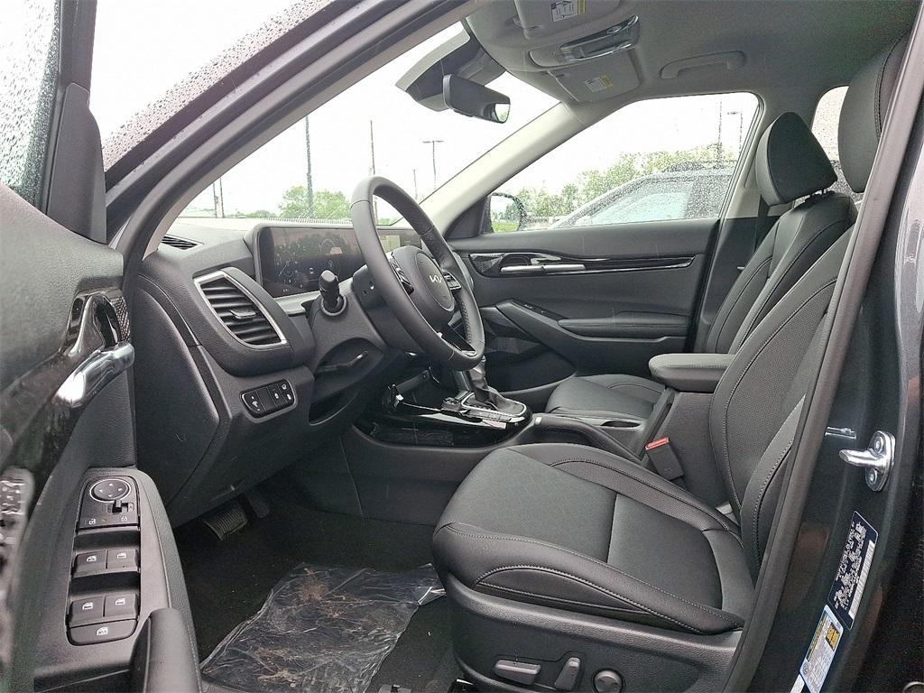 new 2025 Kia Seltos car, priced at $30,160