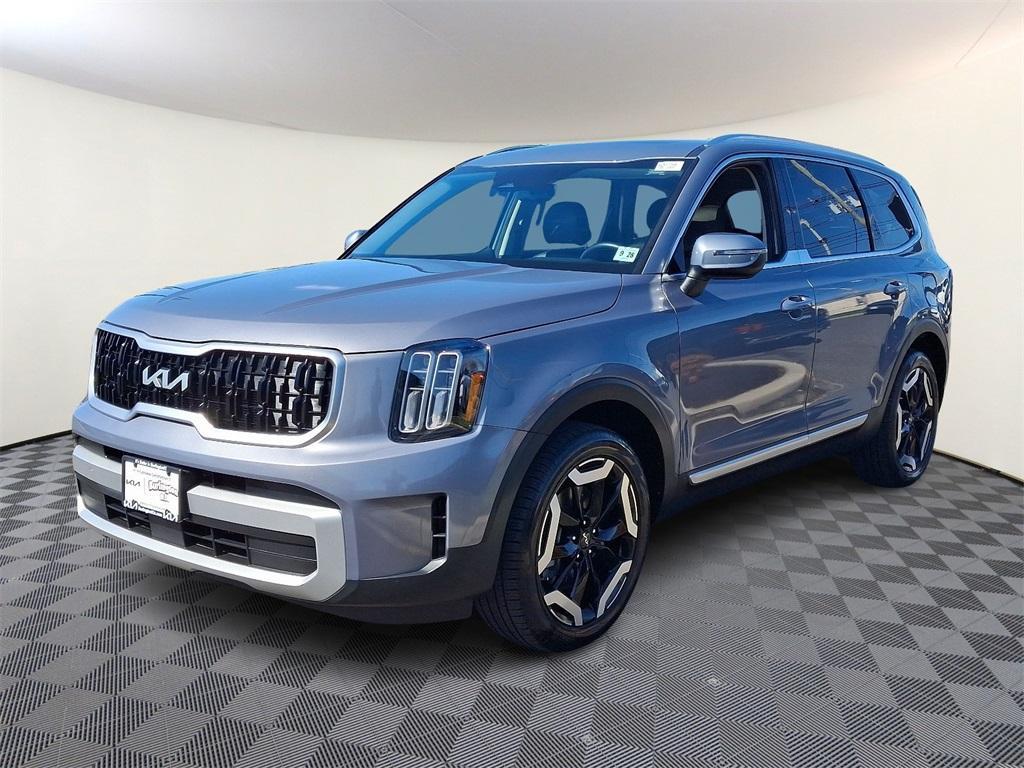 used 2024 Kia Telluride car, priced at $39,301