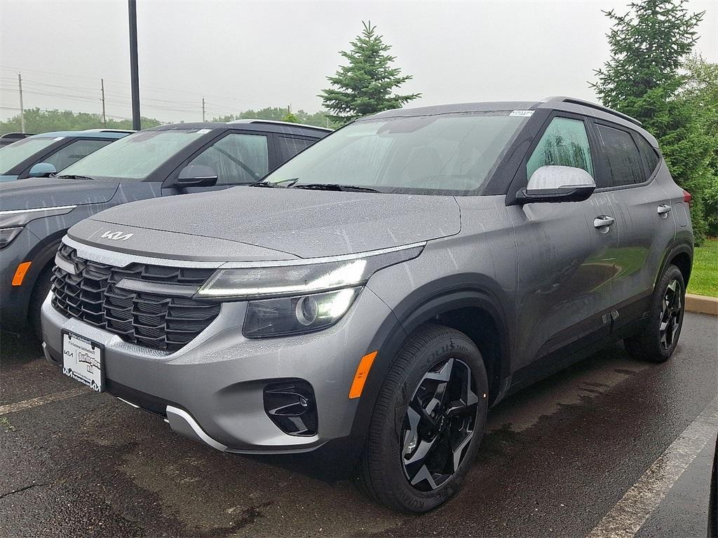 new 2025 Kia Seltos car, priced at $28,275