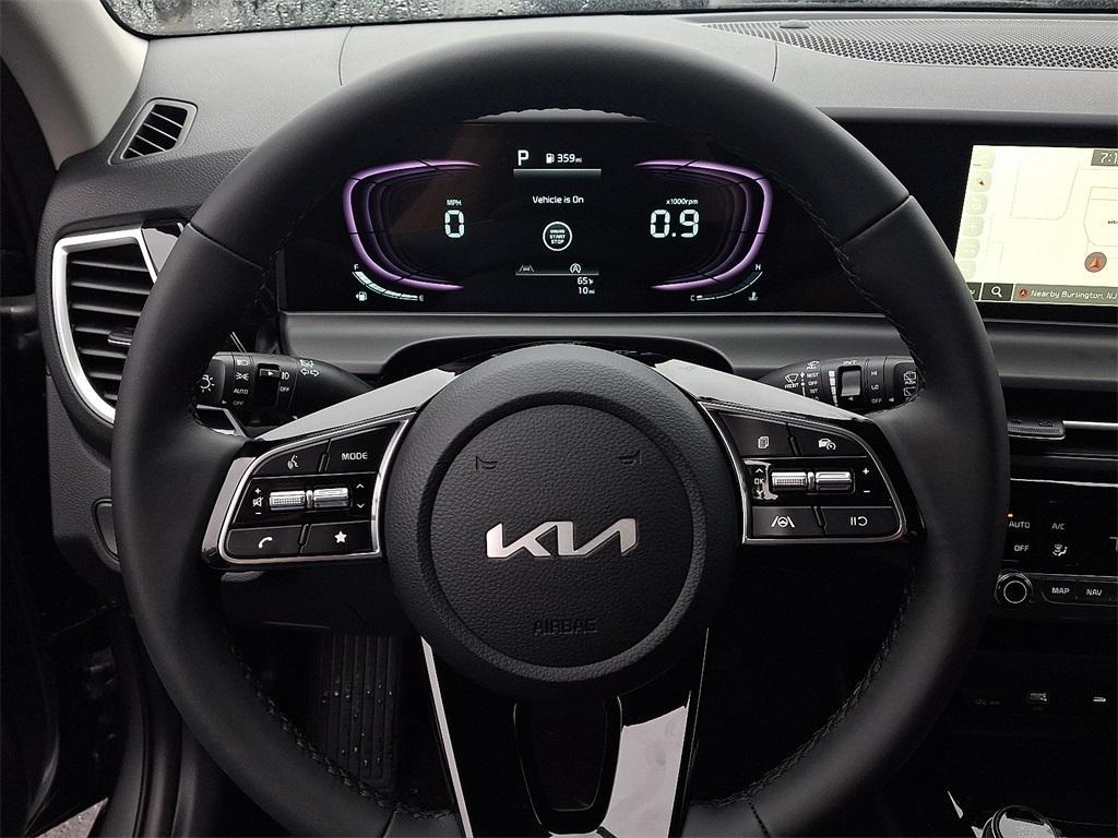 new 2025 Kia Seltos car, priced at $28,275