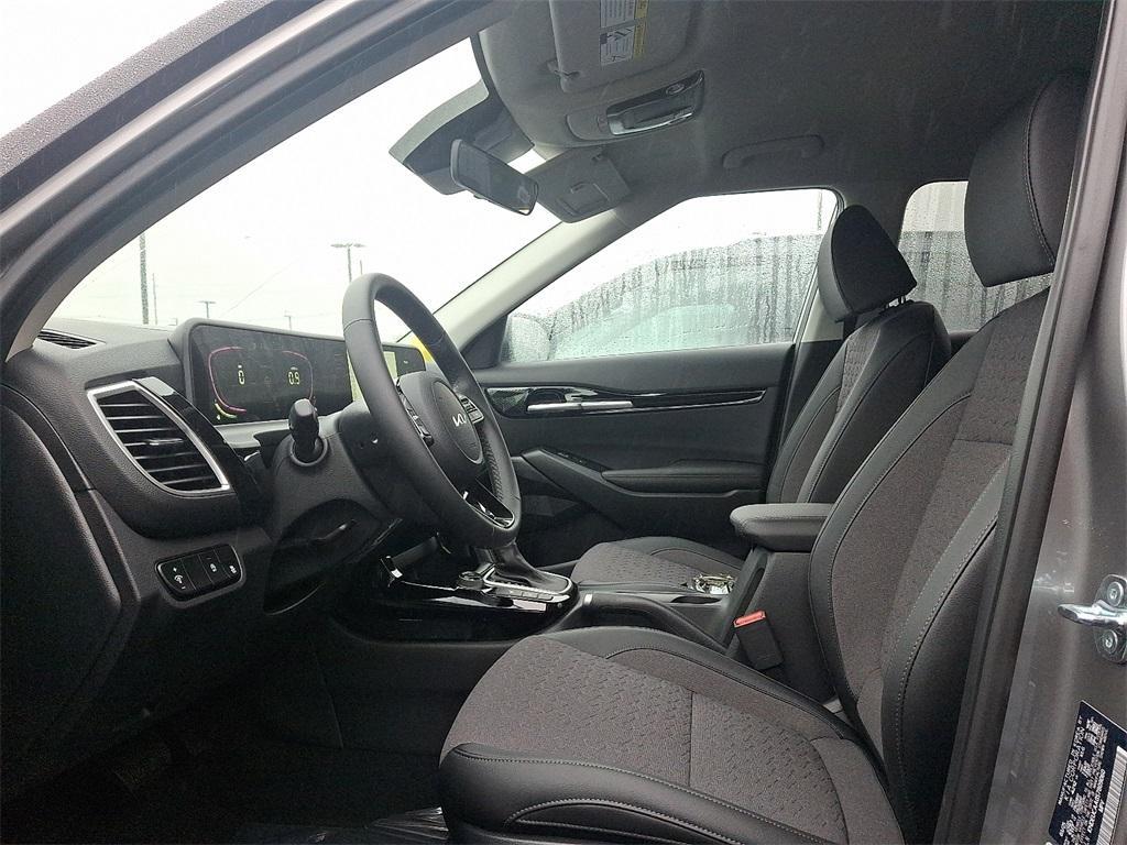 new 2025 Kia Seltos car, priced at $28,275