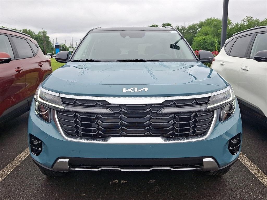 new 2025 Kia Seltos car, priced at $28,670