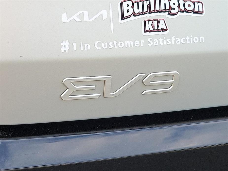 new 2024 Kia EV9 car, priced at $76,615